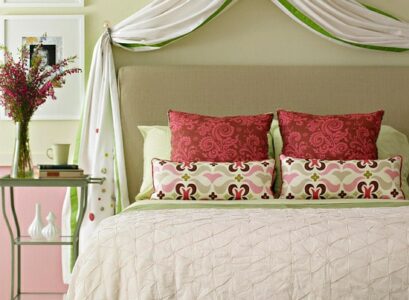Kids-room-girls-canopy-bed-green-color-stripes