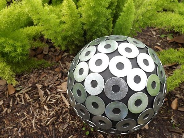 Metal-elements-garden-decoration-ideas-DIY