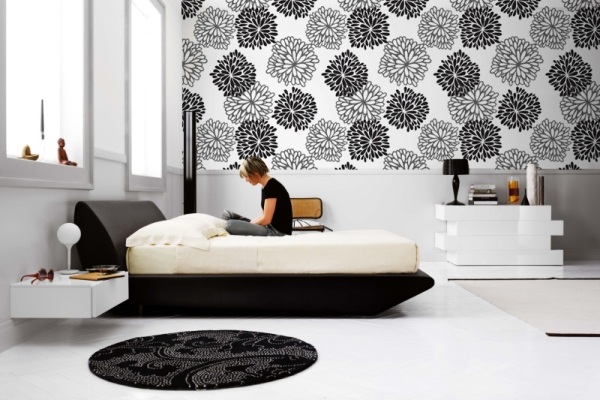 Monochrome wall floral pattern
