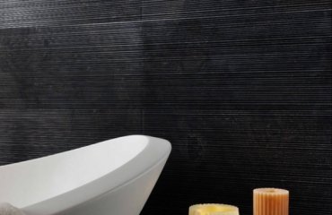 Natural-stone-tile-for-bathroom-bathtub-candles