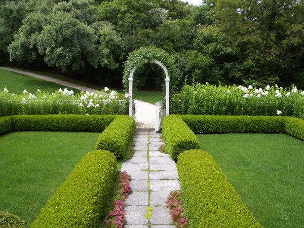 Open Space English Garden and Pathway Design
