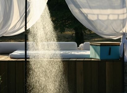 Outdoor-shower-pool-garden-furniture-ideas