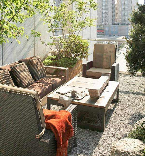 Rattan furniture pebbles balcony design tips roof deck 