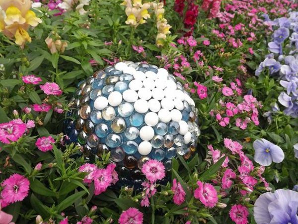 Recycling idea bowling ball decor for garden