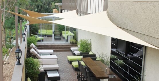 Roll-up-patio-awning-white-fabric