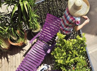 Small-balcony-design-plant-purple-lounger-design-ideas