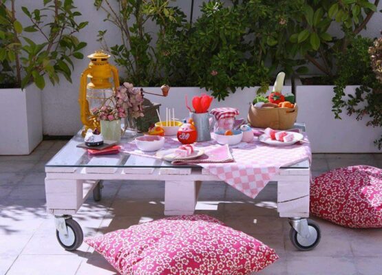 Wooden-pallets-furniture-Coffee-Table-Garden-Seat-Cushion-Breakfast