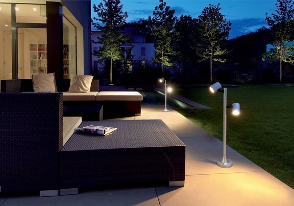 ambient-outdoor-lighting-patio-design-ideas-outdoor-lounge-furniture