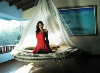 beautiful-hanging-bed