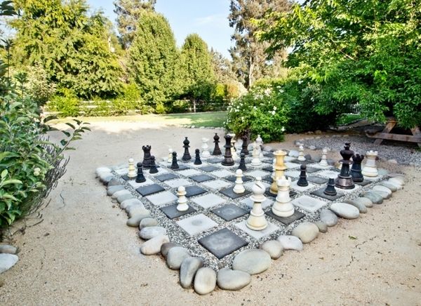 chess board garden design gravel plates figures