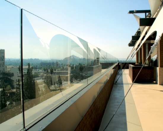 glass panels garden and balcony wind protection