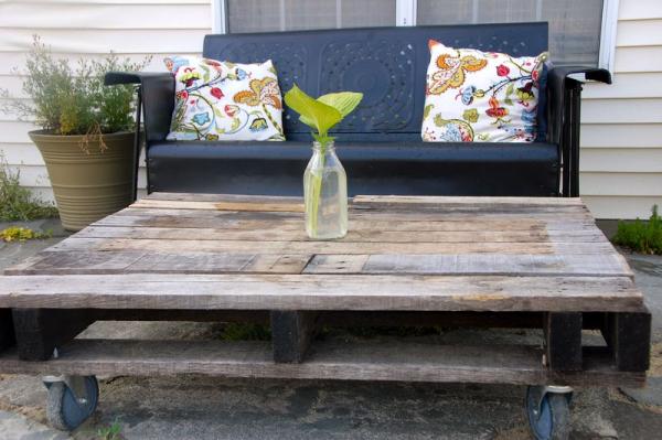 ideas for wooden pallets in the interior coffee table garden