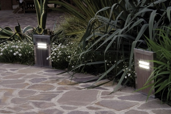 Garden lighting design ideas – how to emphasizes individual elements