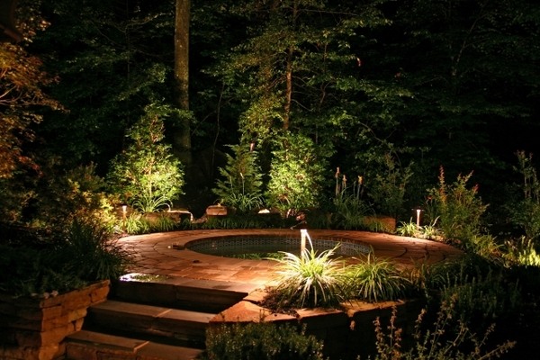 led-outdoor-lighting-ideas-tips-stairs-pool
