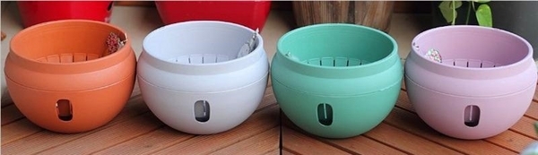 plastic-self-watering-flower-pots