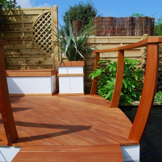 round bangkirai wood deck design ideas