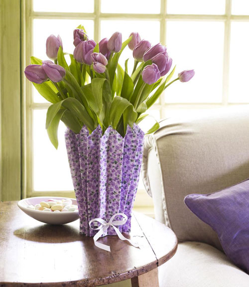 vase paper envelope tulips purple color scheme
