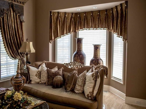 Elegant living room treatment ideas