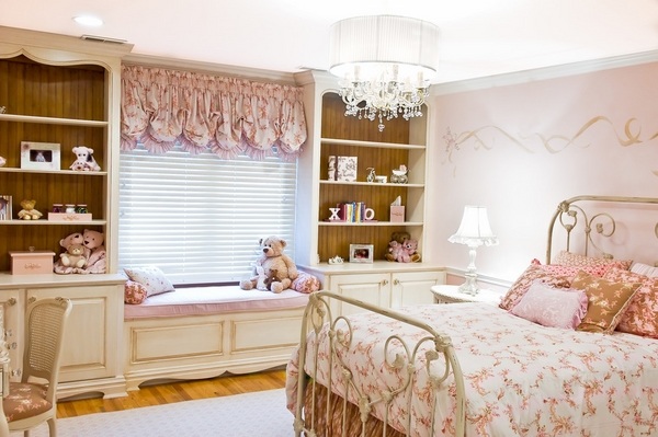 Girls bedroom pink patterned open shelves 