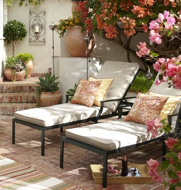 Spring decorating ideas outdoor area deck chairs holiday mood