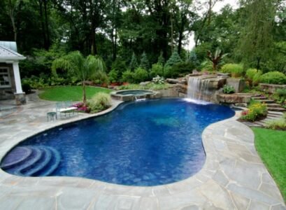 Swimming-pool-irregular-shape-dream-house-garden
