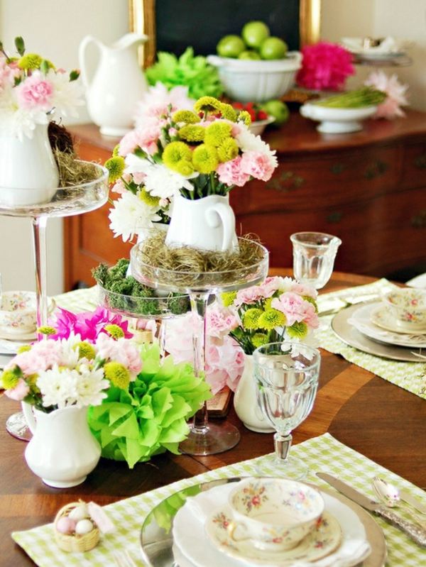 Table decorating moss vase fresh flowers