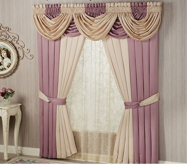 Window valance curtains in beige and pink living room ideas