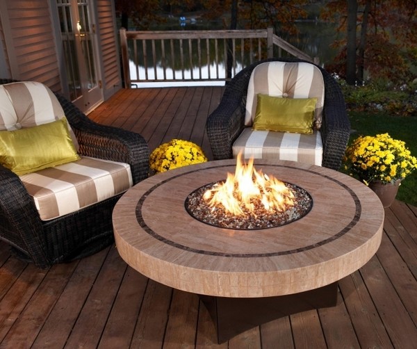 attractive-modern-fire-pit-design-round shape wooden flooring 