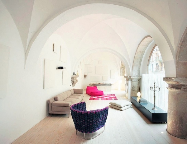 55 Unique Cathedral And Vaulted Ceiling Designs In Living Rooms