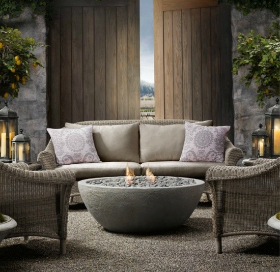elegant-model-fire-pit-design-in-garden