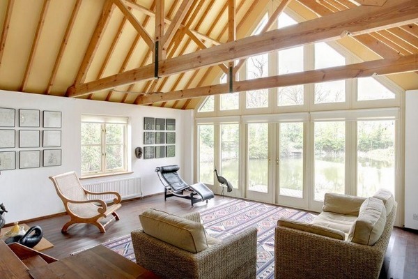 living room cathedral ideas exposed wooden beams