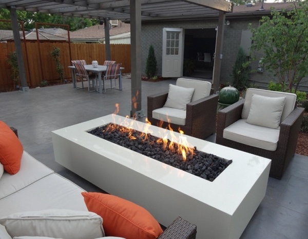 modern-fire-pit-design-rectangular shape outdoor lounge area