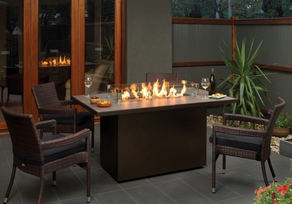 modern-patio-furniture-outdoor-table-built in fire pit