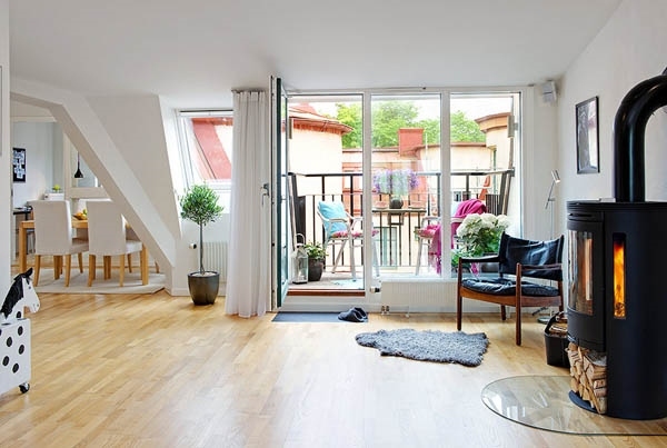 natural light in modern home design large windows light color flooring