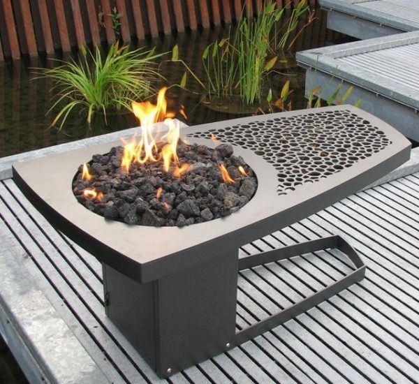 original-outdoor-fire-pit-ideas garden table open fire
