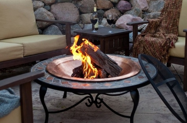 outdoor-fire-pit-design-ideas-cast-iron-fire-pit