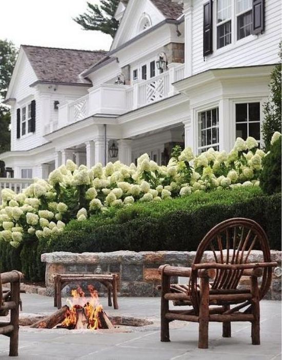 rustic-style-fire-pit-designs-in-the-garden