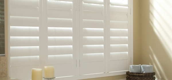Bathroom privacy protection plantation window shutters