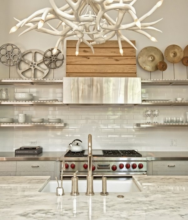 Beautiful white-antler-chandelier-modern kitchen 