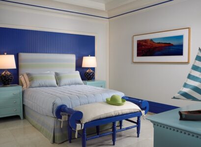 Bedroom-ideas-decorative-wall-beadboard-blue