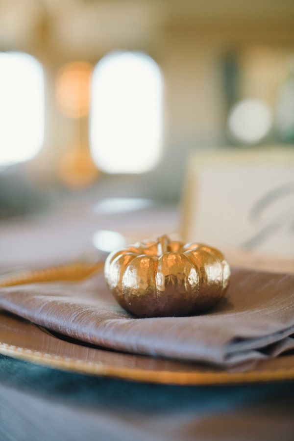 DIY in pumpkin holiday table setting