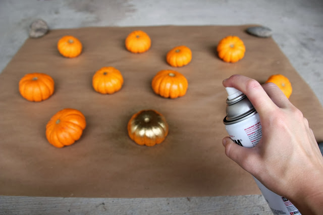 DIY autumn decoration ideas in gold pumpkins