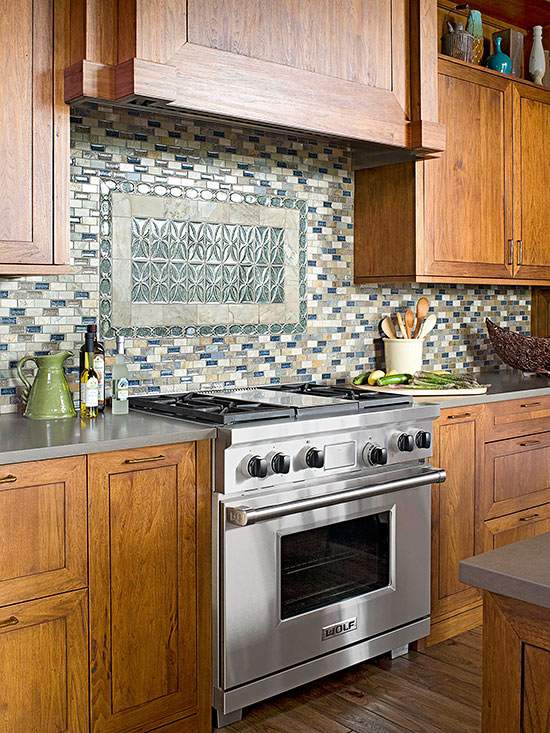 Kitchen-backsplash-tiles-ideas-limestone and glass 