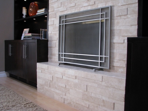 It is not very easy to choose the right screen as fireplace screens come in such a great variety of materials