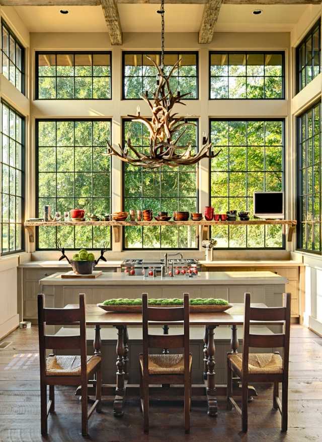 Rustic-kitchen-antler-chandelier-modern-decoration-element