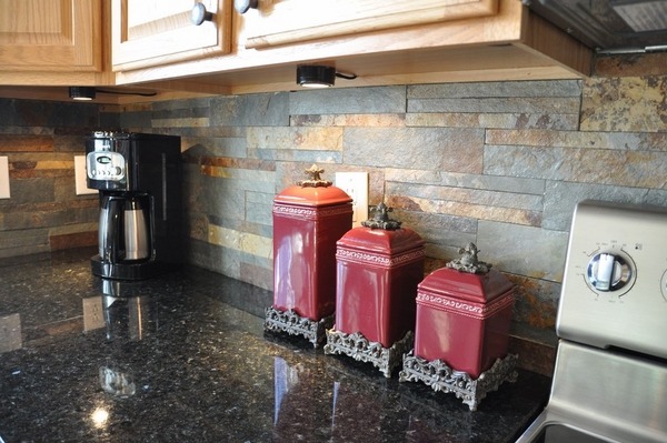UbaTuba granite countertop pictures slate tile backsplash kitchen renovation ideas