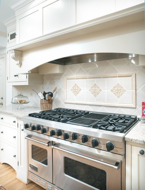 beautiful-kitchen-backsplas-ideas-white-kitchen-cabinets