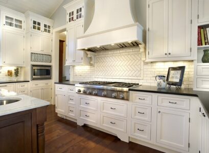 beautiful-kitchen-design-with-subway-tile-backsplash-dark-countertops