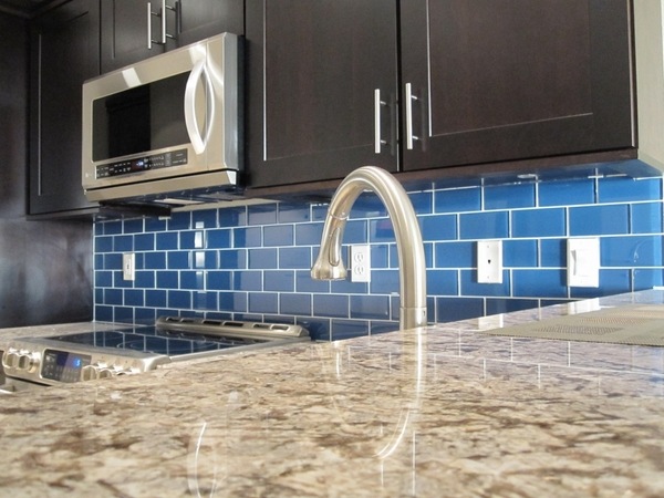 blue glass-tile-kitchen-backsplash-ideas