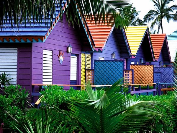 exterior-paint-color-schemes- colorful homes Bahamas